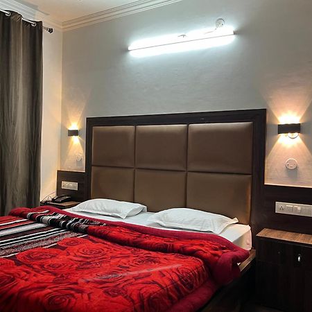 Hotel Premier Mall Road Manali Eksteriør bilde