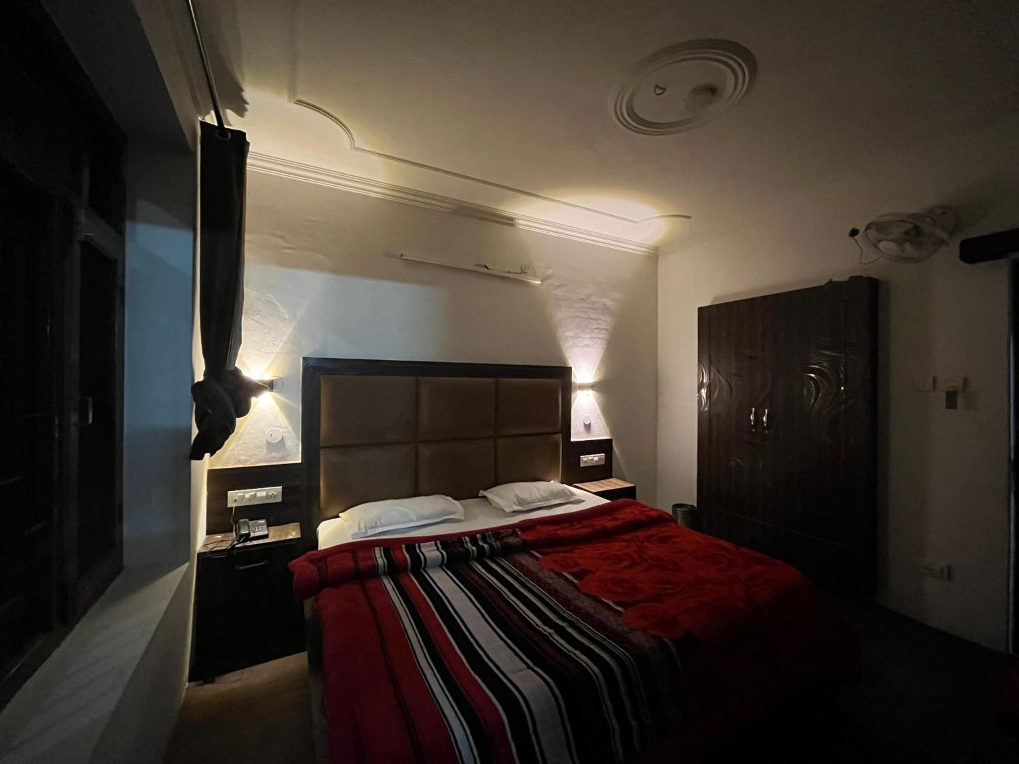 Hotel Premier Mall Road Manali Eksteriør bilde
