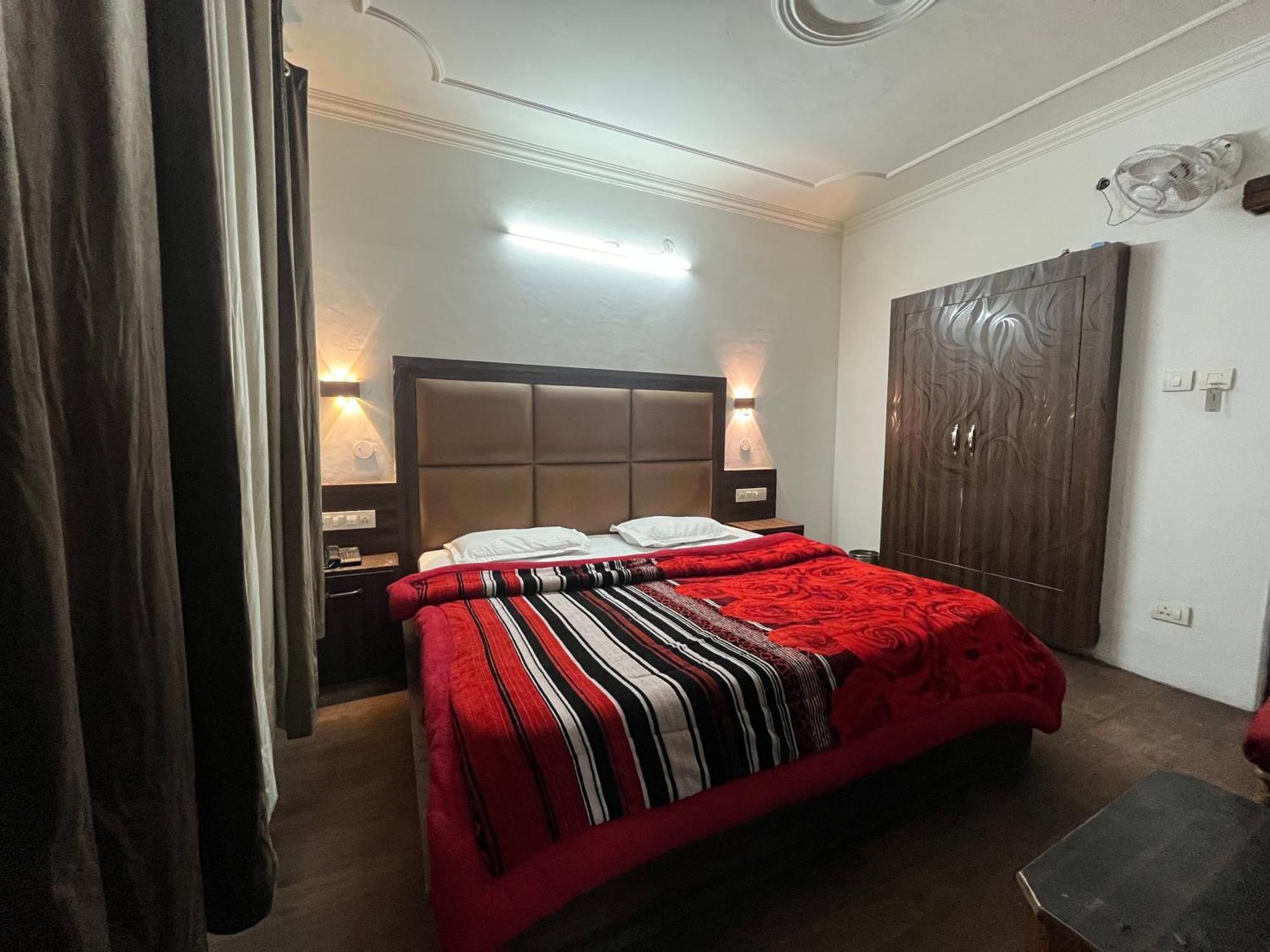 Hotel Premier Mall Road Manali Eksteriør bilde