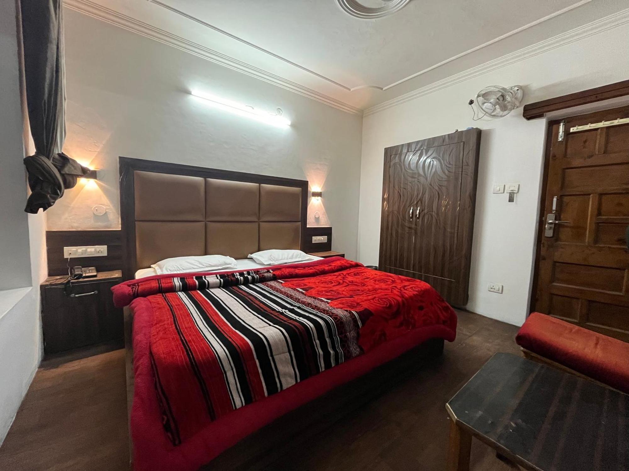 Hotel Premier Mall Road Manali Eksteriør bilde